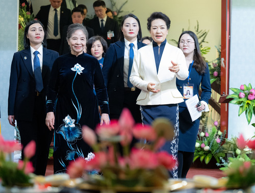 (时政)(3)彭丽媛同越共中央总书记夫人(3484587)-20231213060911 (时政)(3)彭丽媛同越共中央总书记夫人(3484587)-20231213060911